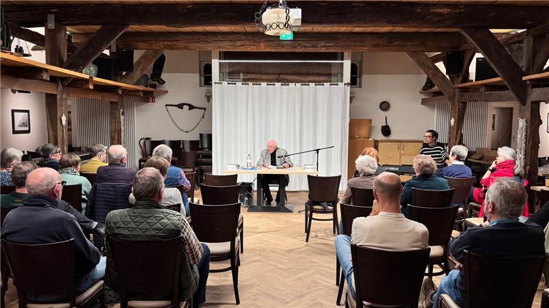 Harry Banaszak hat viel erlebt und darüber auch geschrieben. Die Zuhörerinnen und Zuhörer in Oldendorf hörten Auszüge aus seinem neuen Buch.