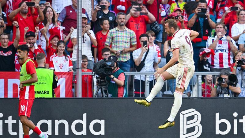 Mit Rekordler Müller: Kompanys mutige Bayern-Taktik geht auf Harry Kane jubelt nach seinem Elfmetertor.