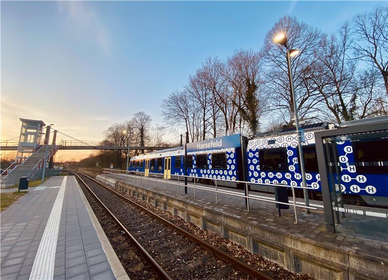 Die EVB: Eine Erfolgsgeschichte für die Stader Geest? Was Pendler berichten Harsefeld ist einer der meistfrequentierten Bahnhöfe der EVB.