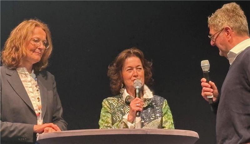 Harsefelds Samtgemeindebürgermeisterin Ute Kück (links) und Flecken-Bürgermeisterin Susanne de Bruijn im Gespräch mit TAGEBLATT-Redaktionsleiter Lars Strüning.