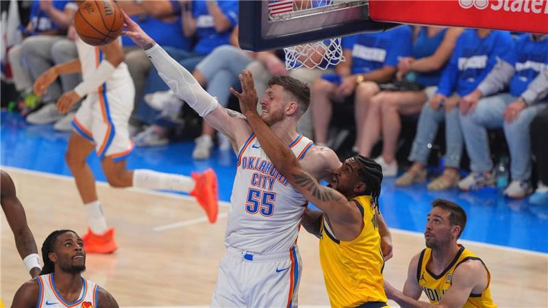 Hartensteins OKC fehlt noch ein Sieg zum Titel in der NBA Hartenstein musste erneut hart arbeiten.