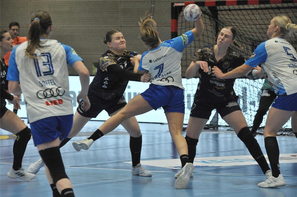 Harter Kampf der Buxtehuder Abwehrreihe