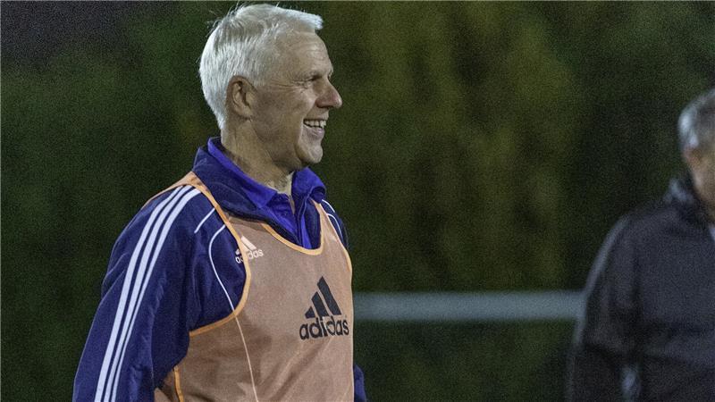 Warum Gehfußball in Hammah so viel mehr ist als nur Sport Hartmut Jungclaus ist der Kopf hinter Walking Soccer in Hammah.