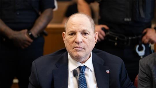 Harvey Weinstein bleibt in Haft.