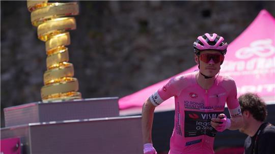 Hat die Giro-Trophäe fest im Blick: Jonas Vingegaard. (Archivbild)