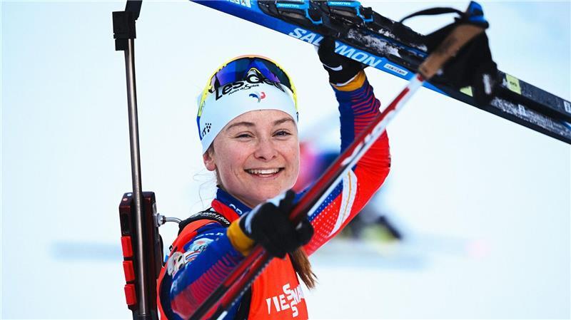 Ärger bei Frankreichs Biathletinnen: Ziemlich beste Feinde Hat sich Jeanne Richard an der Waffe ihrer Teamkollegin zu schaffen gemacht? (Archivbild)