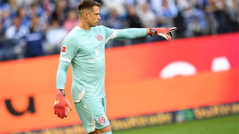 Desolater HSV, reife Mainzer: Hamburger Fehlstart perfekt Hatte einen weitgehend ruhigen Nachmittag: Mainz-Torwart Alexander Schwolow.