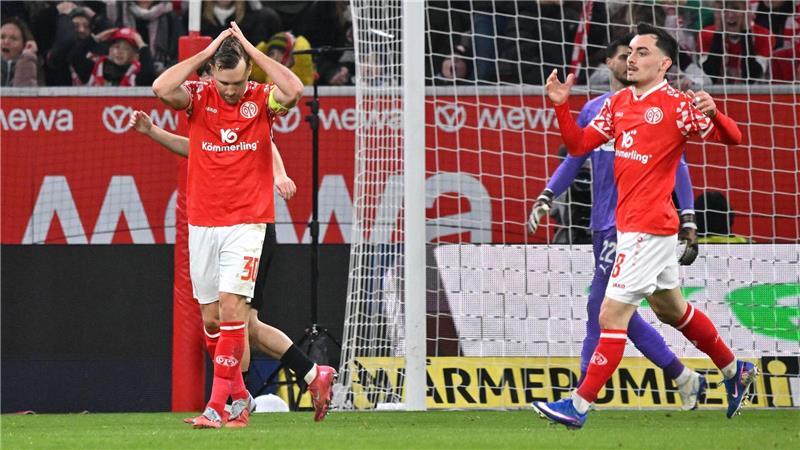 Hatte kein Glück im Abschluss: Der Mainzer Silvan Widmer (l).