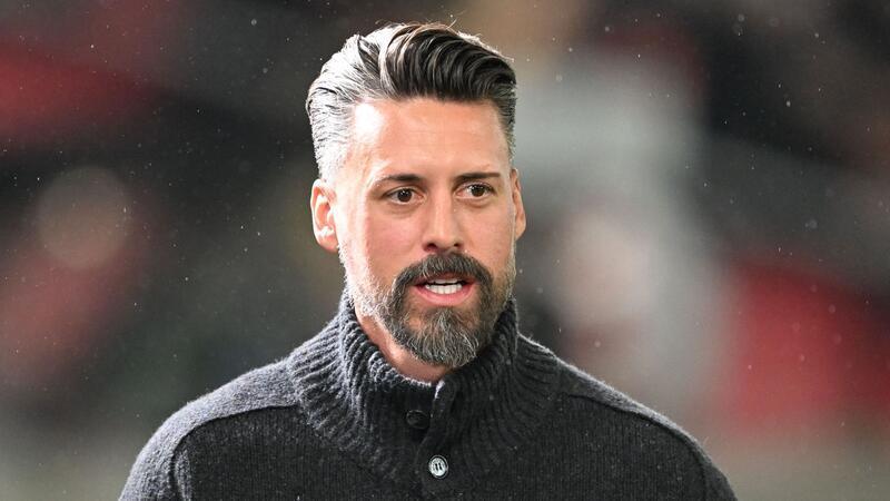 Hatte mal ein Angebot aus Hamburg: Augsburgs Trainer Sandro Wagner.