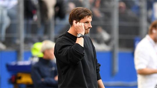 Hatte nach dem 0:5 des HSV andere Sorgen, als sich um seinen Ex-Spieler Ransford Königsdörffer zu kümmern: Trainer Merlin Polzin.  