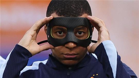 Hatte sich in der Partie gegen Österreich einen Nasenbeinbruch zugezogen: Frankreichs Kylian Mbappe.