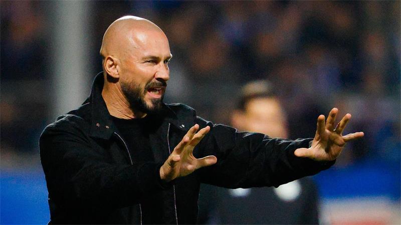 Kiel wirft Hoffenheim in Elfer-Krimi aus dem Pokal Hatte viel zu dirigieren: Hoffenheims Trainer Christian Ilzer.