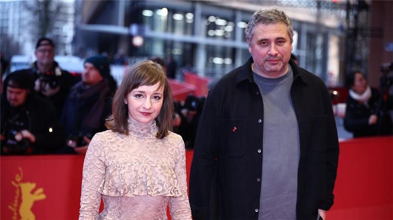 „Drømmer“ gewinnt Goldenen Bären der Berlinale Hauptdarstellerin Eszter Tompa in Radu Judes Film „Kontinental ‚25“.