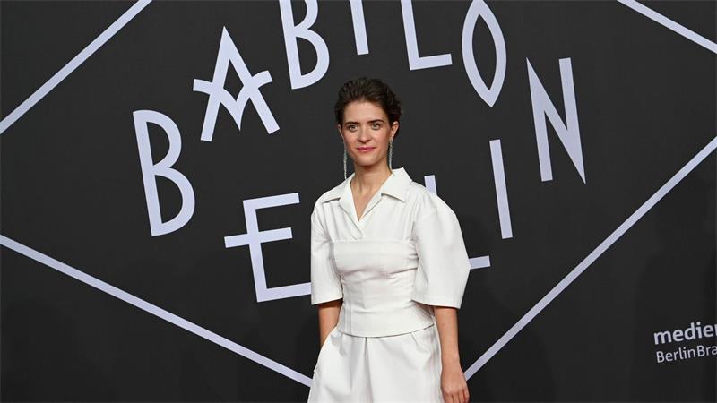 Neue TV-Saison: Mega-Serien, „Wetten, dass..?!“ und mehr Hauptdarstellerin Liv Lisa Fries ist ab 10. September in der letzten Staffel von „Babylon Berlin“ zu sehen. (Archivbild)