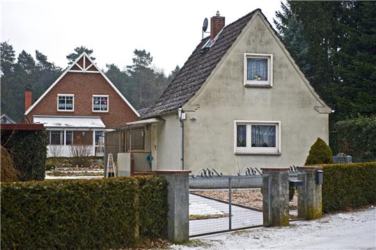 Haus oder Wohnung sind gefunden: Aber wie finanziert man die Immobilie am besten? Foto: Jens Schierenbeck/dpa-tmn