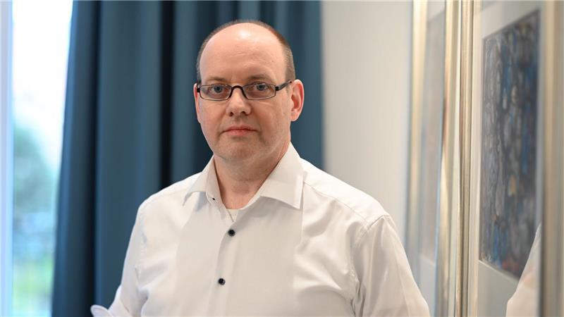 Hautarzt Bernd Brinker wünscht sich Entlastung durch mehr Mediziner.