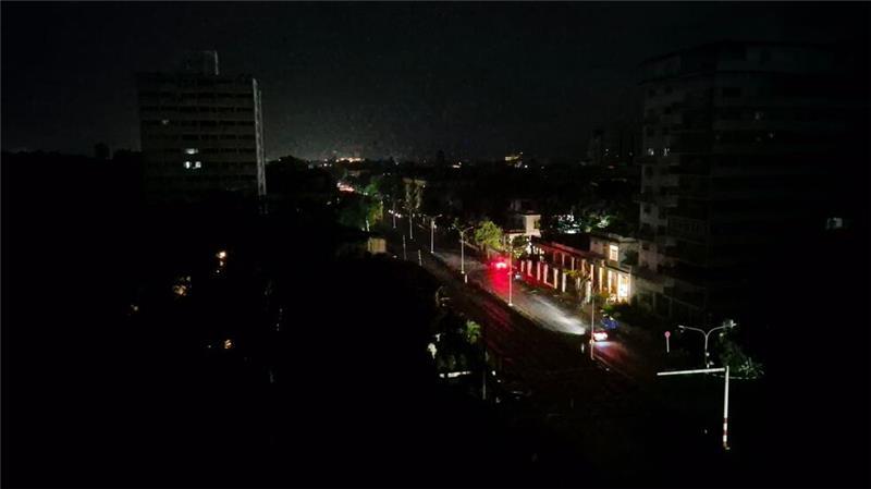 Havanna liegt im Dunkeln. Beleuchtet sind nur noch Hotels und Krankenhäuser, die Generatoren haben.