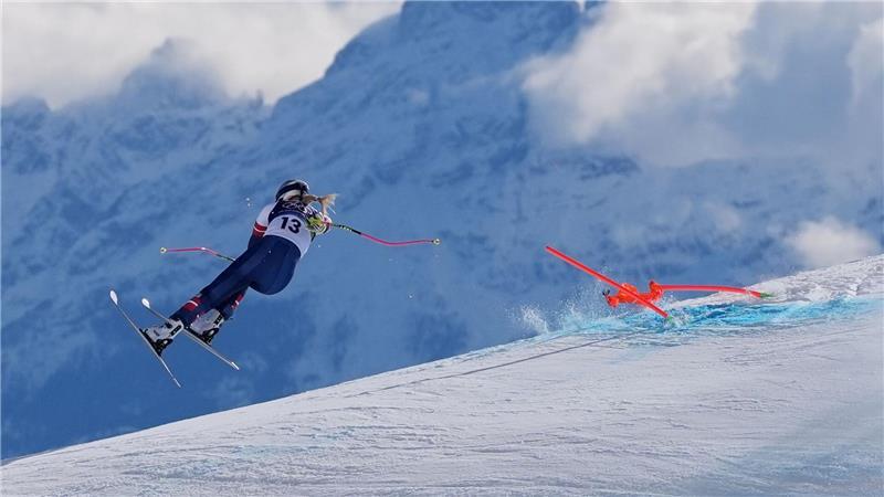 Heftiger Abflug: Lindsey Vonn stürzt in der Olympia-Abfahrt.