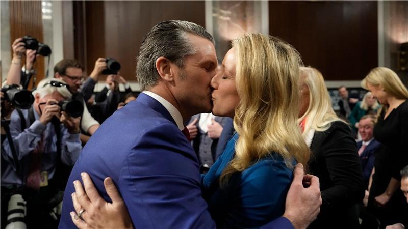Medien: Hegseth teilte Militärpläne über Signal mit Ehefrau Hegseth soll auch Militärinformationen mit seiner Frau im Chat geteilt haben. (Archivbild)
