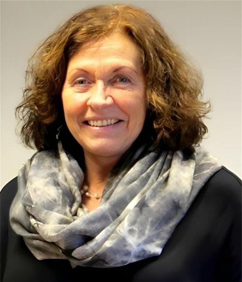 Ärger am Friedhof: Hundekot bringt Besucher auf die Palme Heidrun Beck, die auf dem Friedhof regelmäßig ein Grab pflegt, ist verärgert: „Ich frage mich wirklich, was das für Leute sind, die nicht in der Lage sind, die Sch.... ihrer Hunde wegzuräumen.“