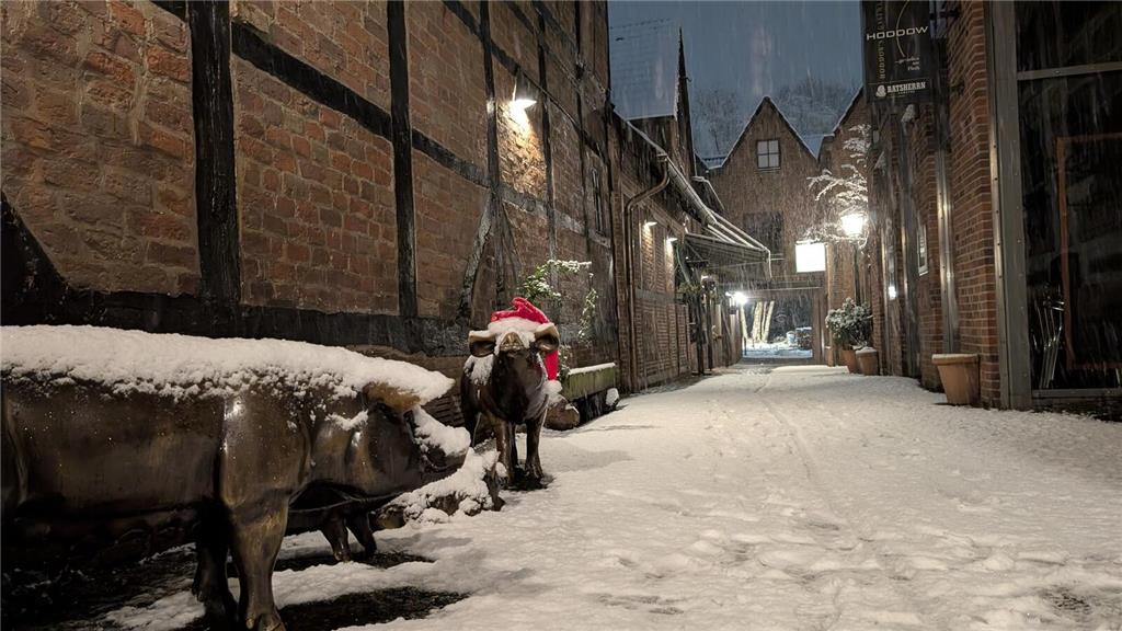 Heike Koch gibt uns einen Blick in die verschneite Buxtehuder Innenstadt.
