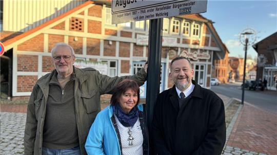 Heiko Kania, Else Zager und Hermann Heinrich (von links) sind die Organisatoren der Mahnwache.