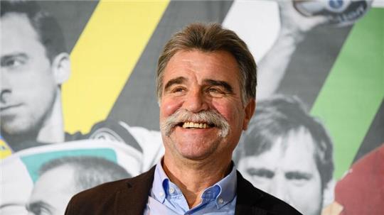 Heiner Brand traut der deutschen Handball-Nationalmannschaft auch nach der Österreich-Pleite eine Menge zu.