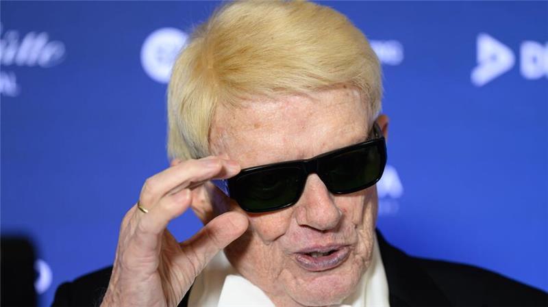 Heino geht mit seinen Hits auf Tournee und der Nationalhymne 