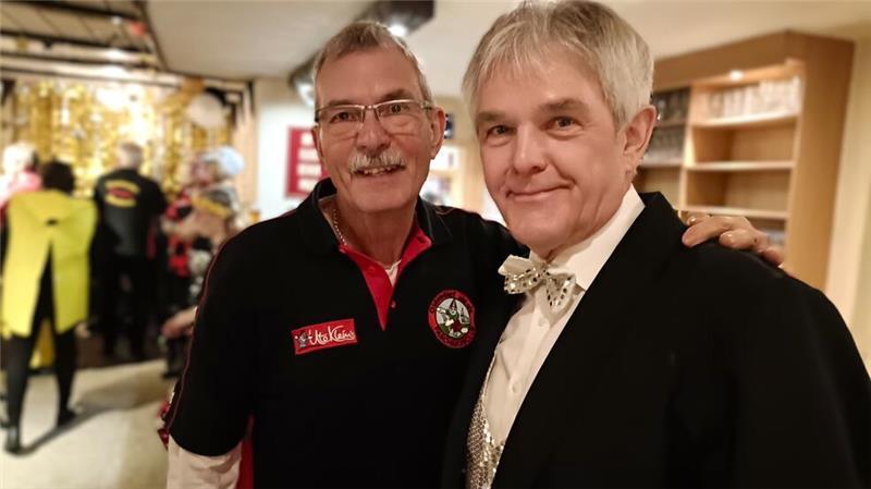 Heinz Borgmann von der Bühnen-Crew (links) und Teamchef Bernd Reitmann.