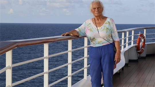 Helga Elwes genießt die Zeit auf dem Kreuzfahrtschiff. Nach den vier Jahren kann sie sich vorstellen, weiterhin dort zu bleiben.