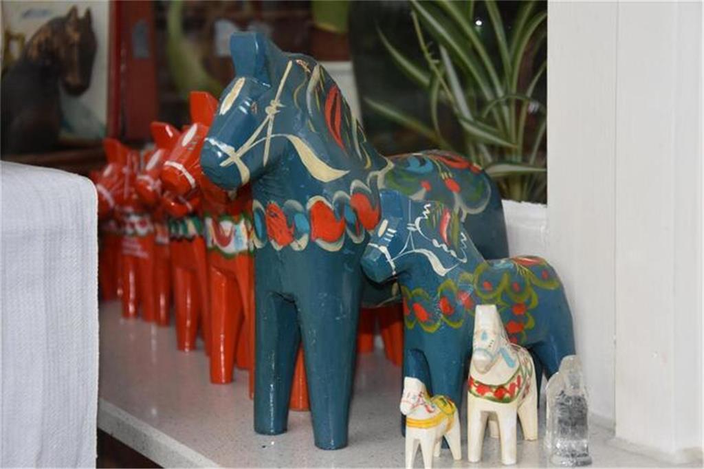 Helga und Lothar Scholz lieben die Holzfiguren des schwedischen Herstellers Nils...