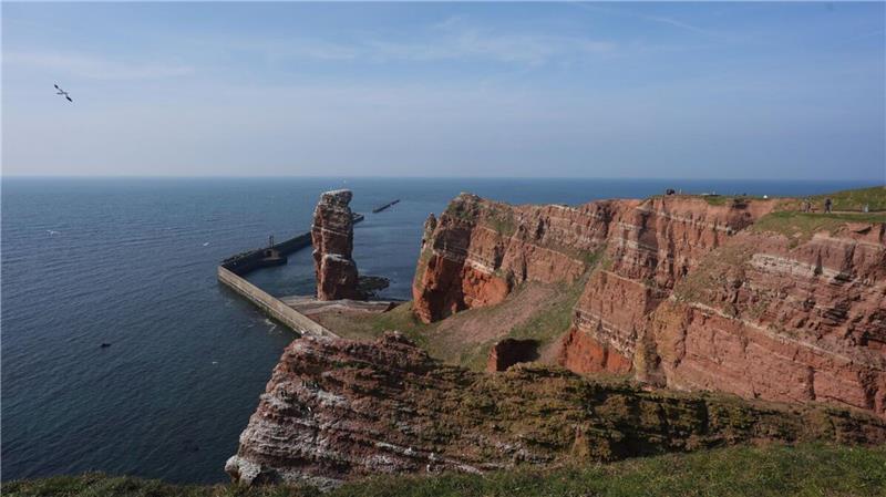 Julia Leischik dreht für „Bitte melde dich“ auf Helgoland Helgoland als Schauplatz einer TV-Suche: In der Sat.1-Sendung „Julia Leischik sucht – Bitte melde dich“ führte eine Spur auf die Hochseeinsel.