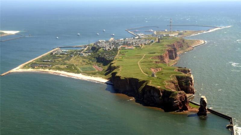 Helgoland sollte „längst bayerisch“ sein: Insel reagiert auf Söder-Aussagen Helgoland bleibt ein stolzer Teil Schleswig-Holsteins - untrennbar mit der norddeutschen Kultur und Geschichte verbunden.
