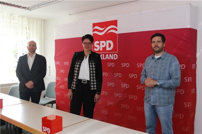 Hendrik Rehm, Katja Brößling und Daniel Schneider (v. l.) haben Ambitionen auf die Rolle des SPD-Bundestagskandidaten. Foto: Koppe