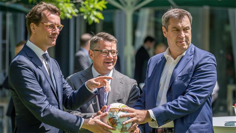 Was der Wahltag für die Kanzler-Krise bedeutet Hendrik Wüst, Boris Rhein und Markus Söder: Diese drei Ministerpräsidenten werden für die Nachfolge von Merz gehandelt. (Archivbild)
