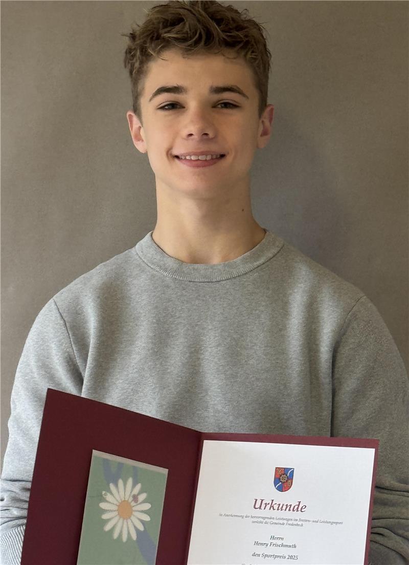 Von Wassertrupp bis Weltmeister: Auf sie kann Fredenbeck stolz sein Henry Frischmuth wurde für einen besonderen sportlichen Erfolg geehrt. Der 15 Jahre alte Fredenbecker trainiert seit acht Jahren für Höchstleistungen im Voltigiersport und wurde nun U18-Weltmeister.