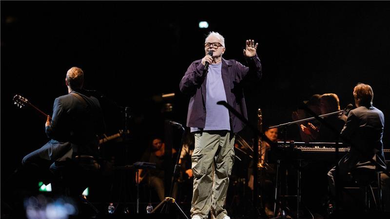 Poet mit Chor und Gästen: Grönemeyers neue Unplugged-Platte Herbert Grönemeyer bringt ein neues Unplugged-Album heraus. (Archivbild)