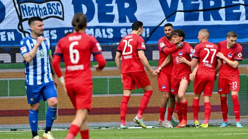 Hertha BSC traf zwar doppelt in Karlsruhe, musste sich dennoch mit 2:3 geschlagen geben.