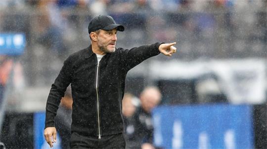 Hertha-Trainer Stefan Leitl will den achten Sieg im achten Ligaspiel. (Archivbild)