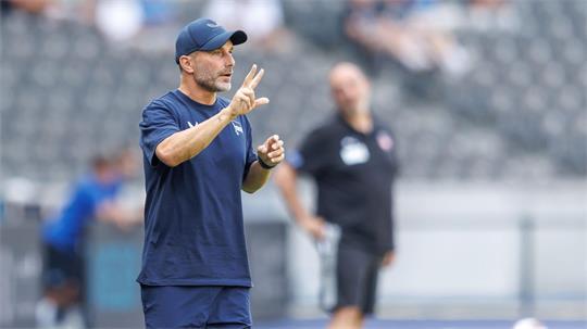 Hertha-Trainer Stefan Leitl will den dritten Sieg in der Liga. (Archivbild)