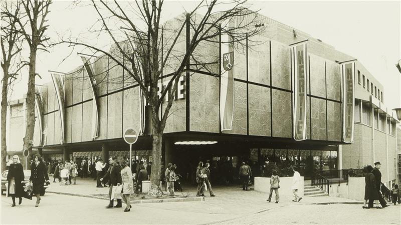 Hertie eröffnete am 1. April 1976 in der Stader Innenstadt.