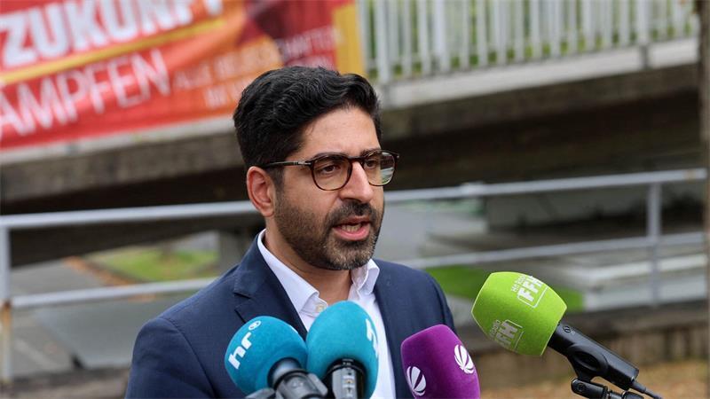 Versammlung im VW Werk Kassel: Betriebsrat pocht auf Zusagen Hessens Wirtschaftsminister Kaweh Mansoori (SPD) nimmt das VW-Management in die Pflicht.