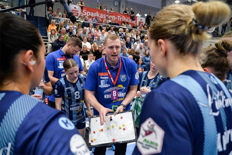 100 Tage Jonas Schlender: Ein Handball-Nerd auf der BSV-Bank Heute Bundesliga-Trainer, früher selbst aktiv: Jonas Schlender spielte einst in der vierten Liga am Kreis.