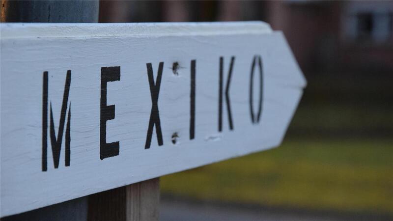 Mexiko ist nur 87 Kilometer von Stade entfernt Hier geht es nach Mexiko – wohlgemerkt nicht in Amerika, sondern es handelt sich um eine kleine Siedlung am Rande von Rockstedt (Kreis Rotenburg). Foto: Hilken