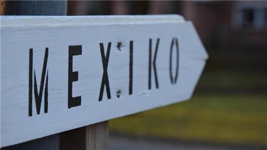 Hier geht es nach Mexiko – wohlgemerkt nicht in Amerika, sondern es handelt sich um eine kleine Siedlung am Rande von Rockstedt (Kreis Rotenburg). Foto: Hilken
