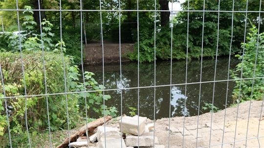 Hier geht es nicht über die Este. Seit Juni ist das im Volksmund Gildebrücke genannte Bauwerk abgebaut.