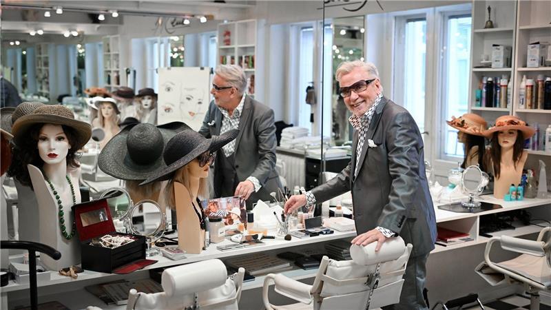 Hier saß sie oft bei ihrem Visagisten René Koch.