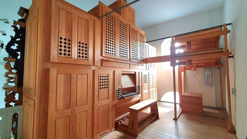Horneburger feiern ihre Orgel am Sonntag Hier sitzt bei Gottesdiensten und Konzerten der Organist.