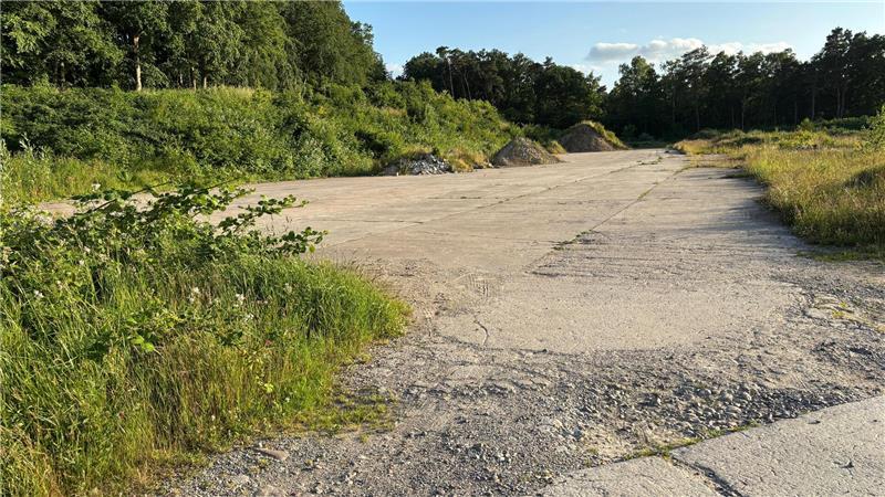 Hier soll bald eine Wohnstraße mit Reihenhäusern entstehen.