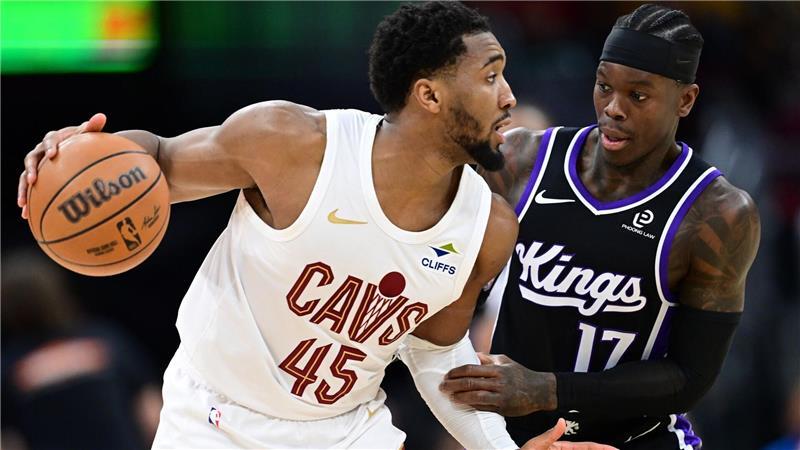 Hier spielten sie noch gegeneinander: Nun soll Dennis Schröder (re.) zu den Cleveland Cavaliers um Donovan Mitchell wechseln.